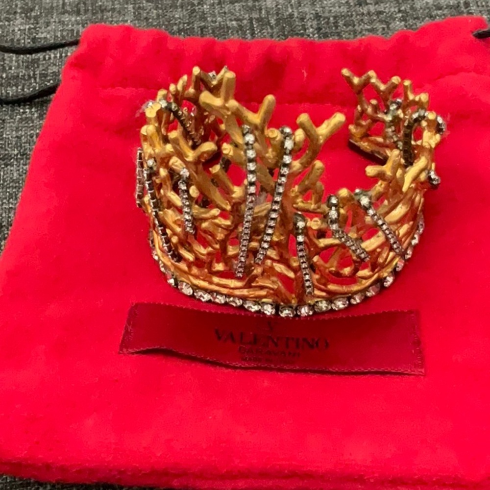 VALENTINO Garavani Coral cuff bracelet, matte gold and jewels. Rare and unique - Picture 9 of 10